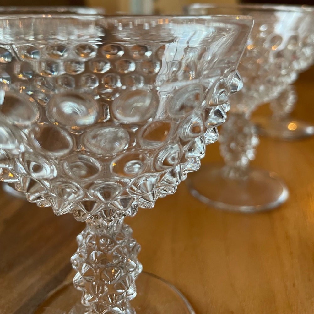 Elegant Clear Glass Goblet - Picture 7 of 8
